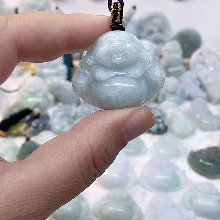 翡翠未镶嵌颈饰佛公