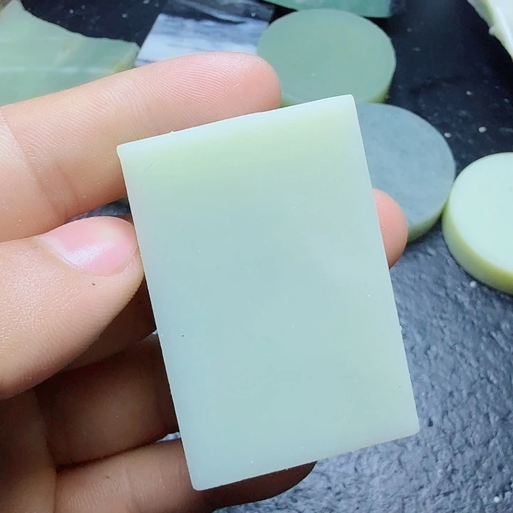 和田玉（糖玉）未镶嵌珠宝奇石