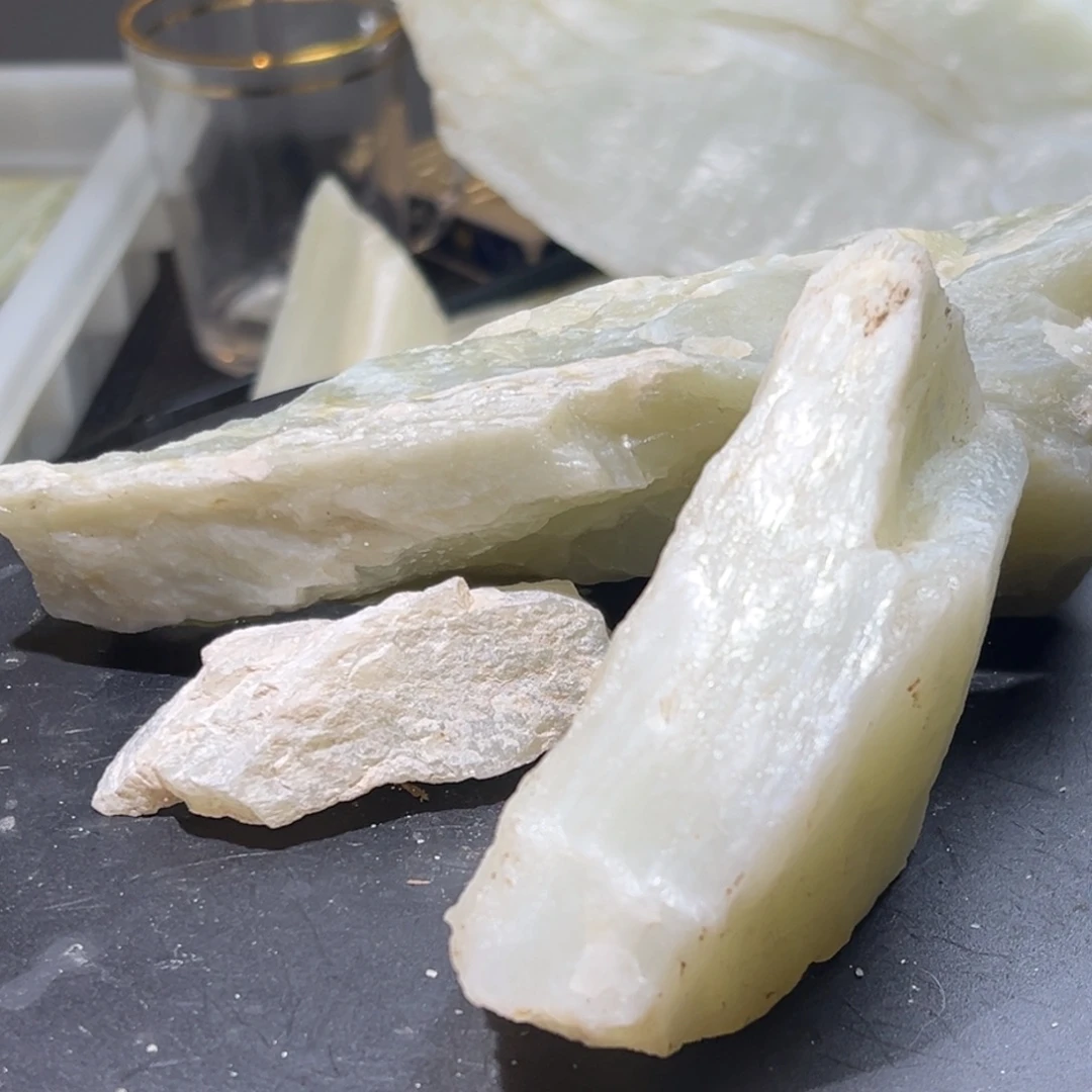 和田玉（青白玉）未镶嵌摆件