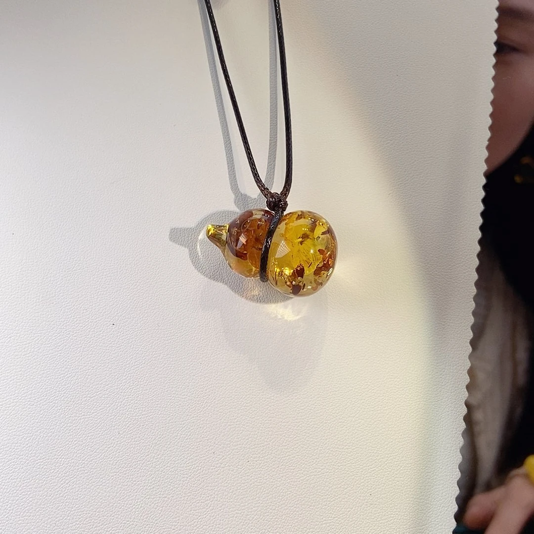 琥珀颈饰18K金镶嵌