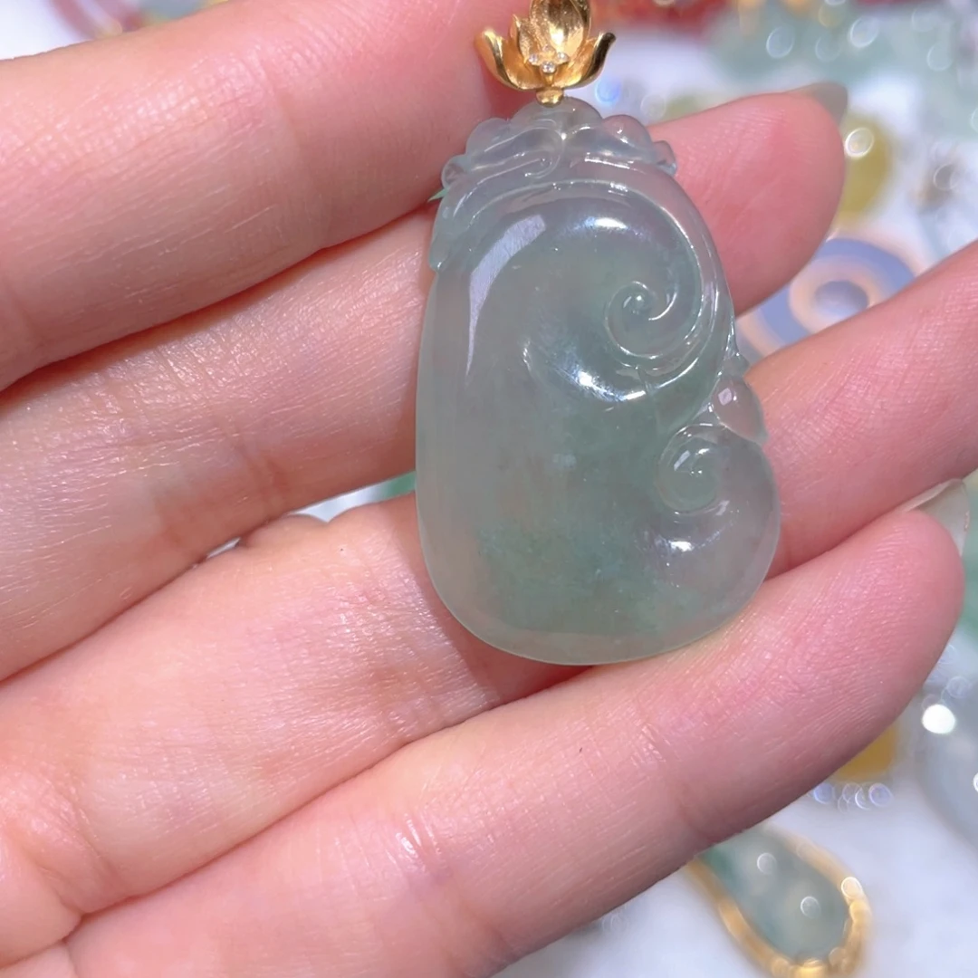 颈饰18K金镶嵌翡翠翡翠