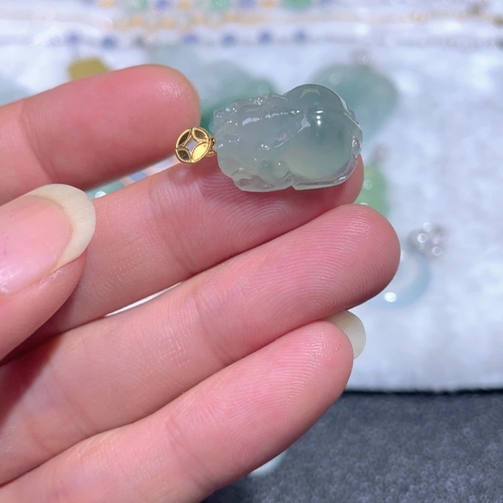 翡翠18K金镶嵌颈饰翡翠