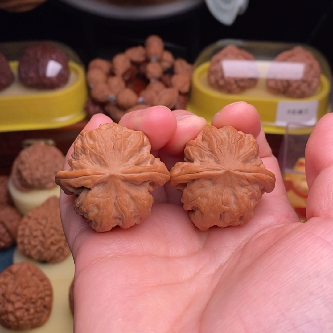 文玩核桃吊坠37沉水狮子