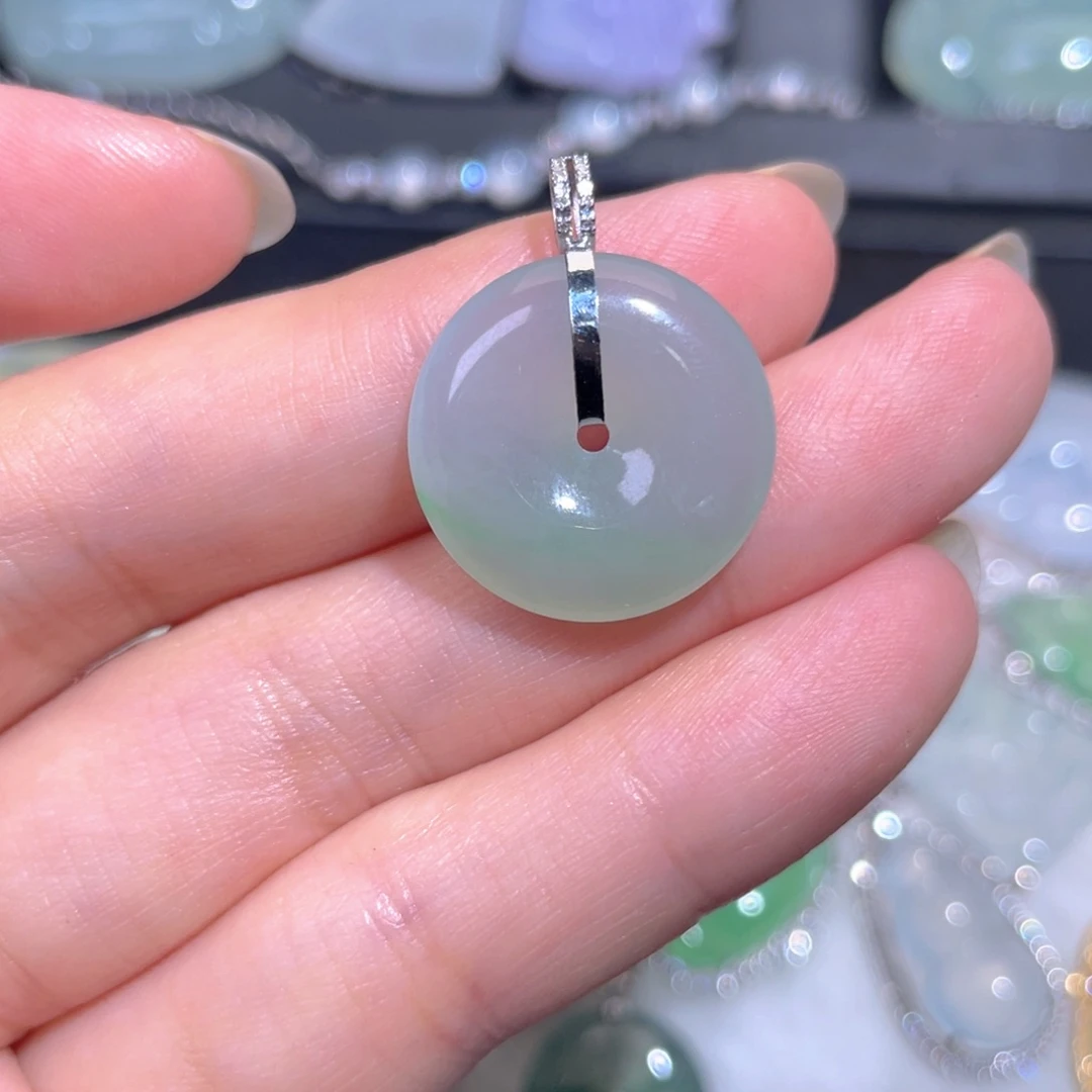 颈饰18K金镶嵌翡翠翡翠