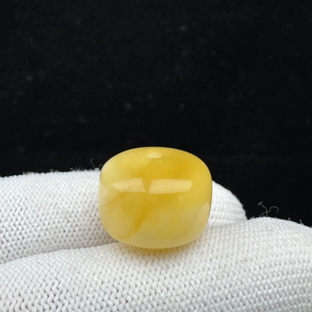 R2834天然原矿俄料蜜蜡 鸡油黄墩子 17.6*13mm支持复检