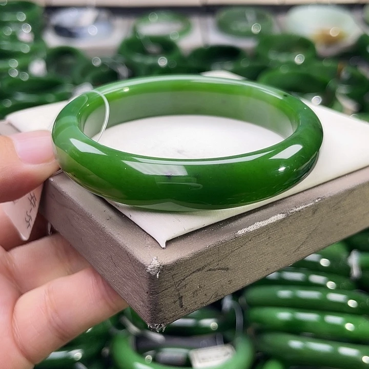 未镶嵌手镯和田玉（碧玉）