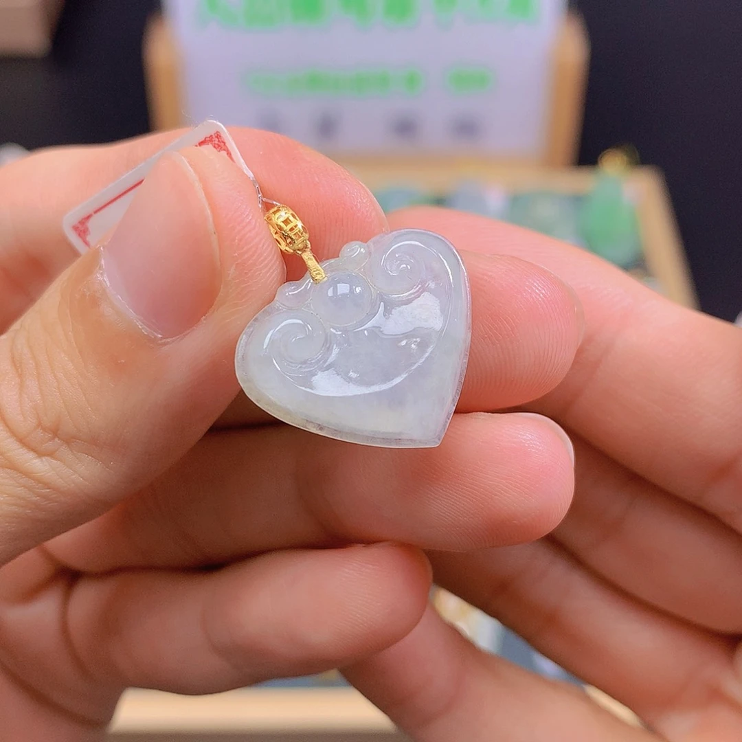 翡翠18K金镶嵌颈饰翡翠