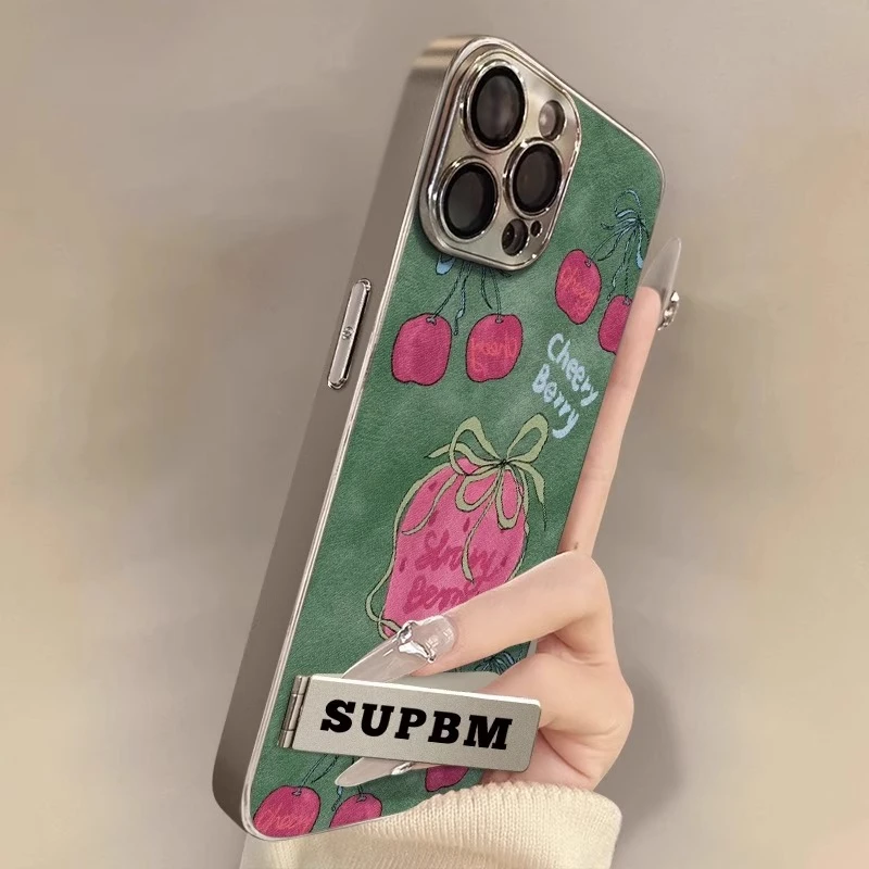绿底草莓适用苹果16promax手机壳彩绘iphone15promax保护壳14防摔