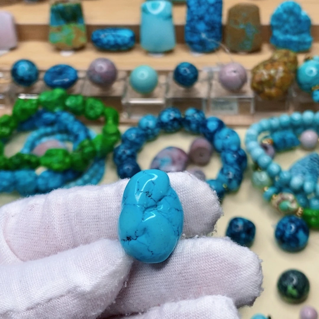 绿松石未镶嵌珠宝奇石