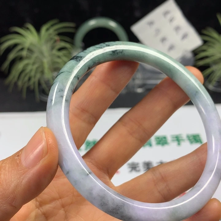 未镶嵌手镯翡翠36号。 65圈口