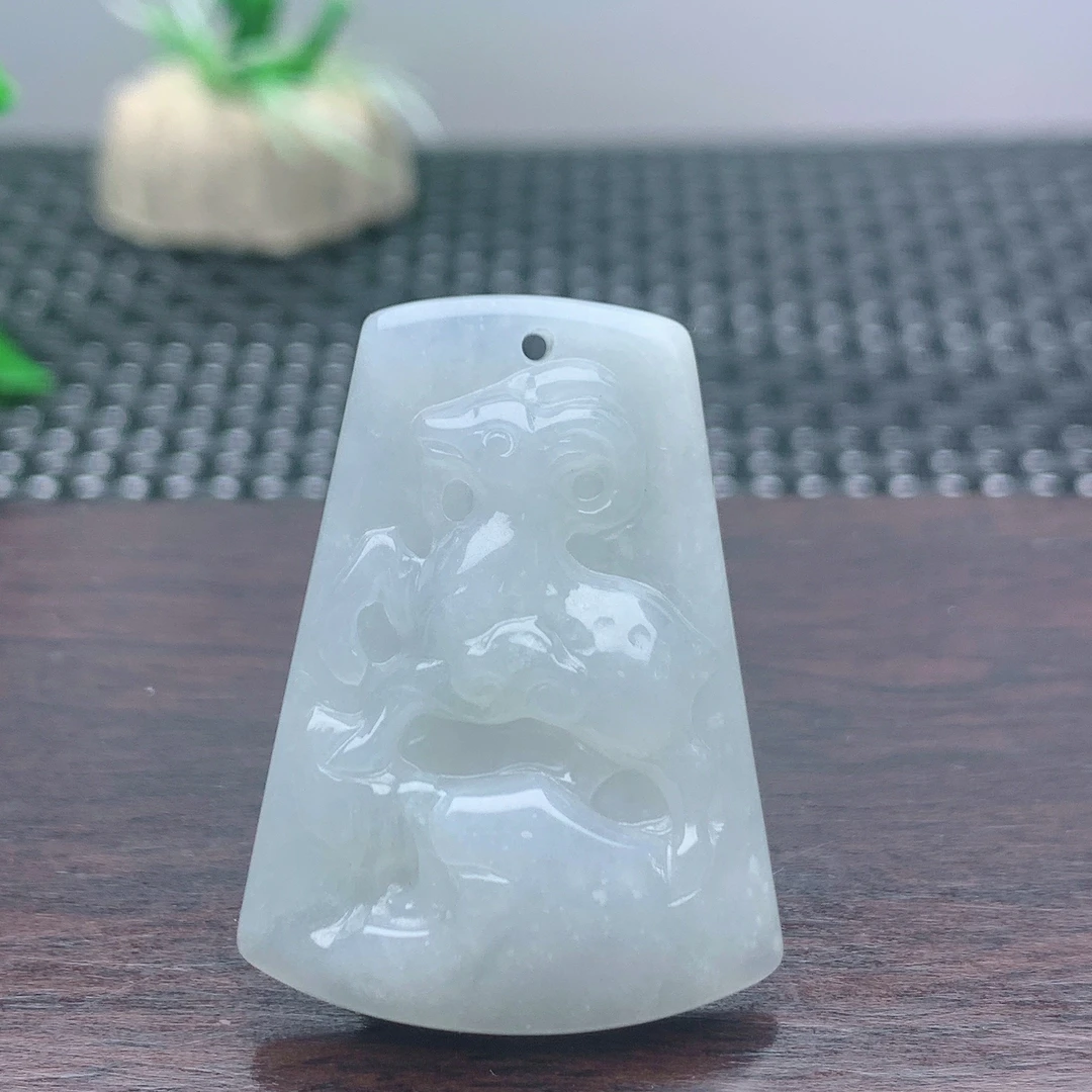 缅甸天然A货翡翠冰润白透小羊牌生肖守护神女款小孩挂件吊坠宝宝