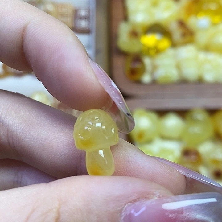 吊坠橄榄核小蘑菇