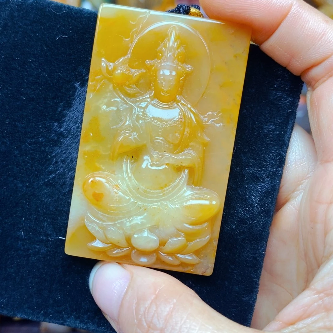 未镶嵌石英质玉（黄龙玉）颈饰