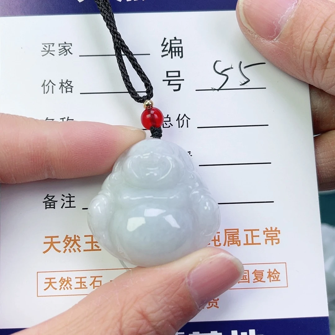 翡翠颈饰未镶嵌佛公