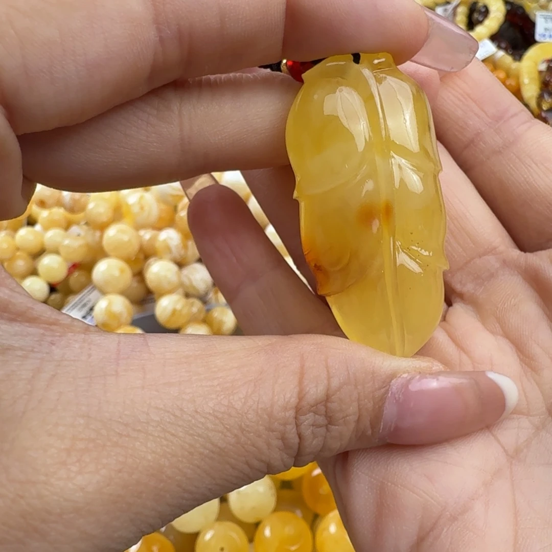 琥珀未镶嵌珠宝奇石