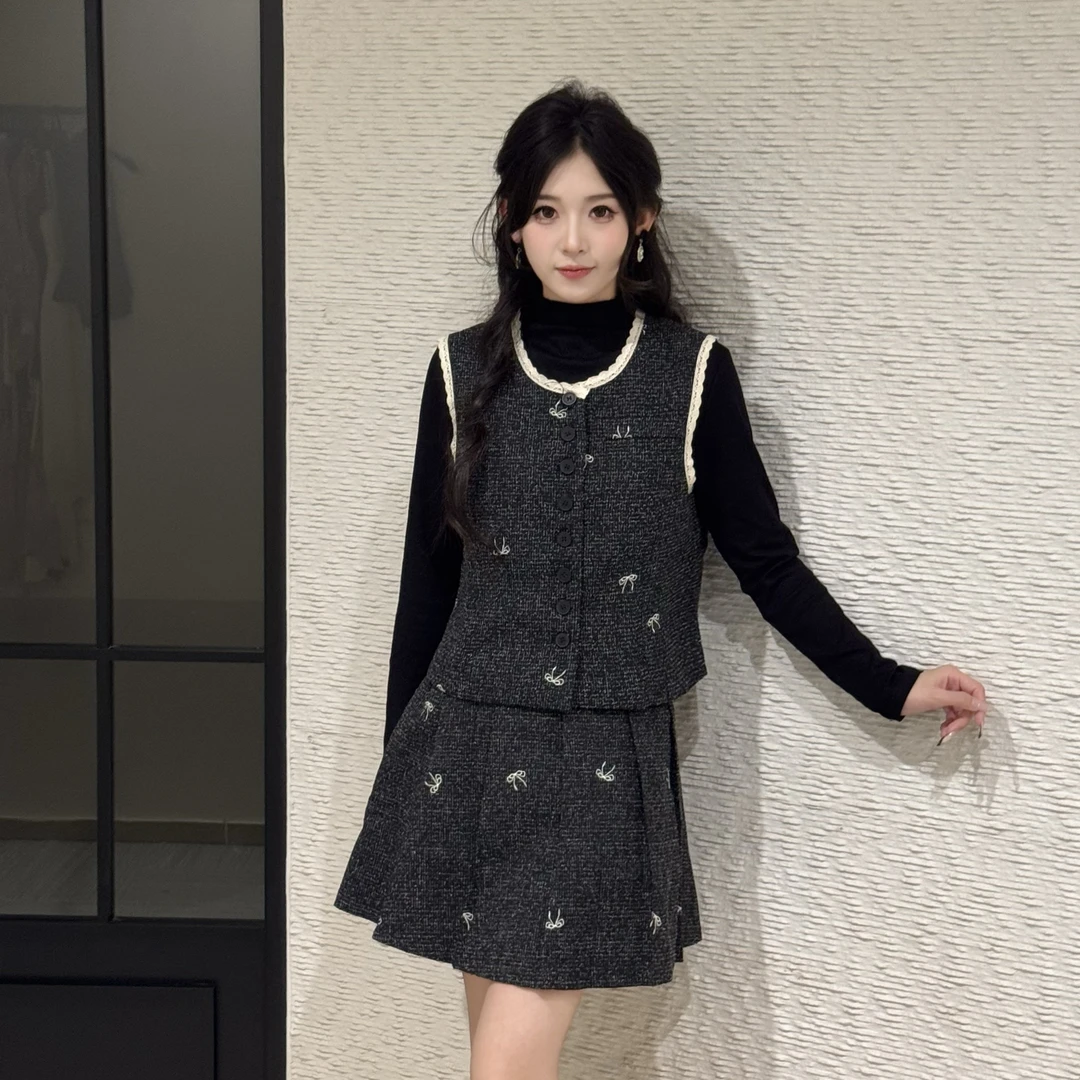 【星芒秘境】圆领秋冬套头常规蝴蝶结连衣裙女装显瘦时尚复古法式