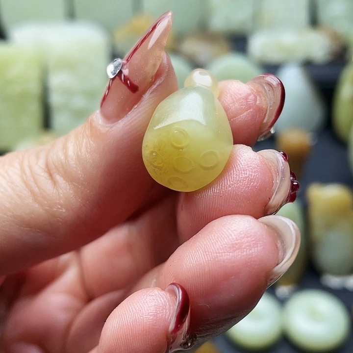 和田玉（糖玉）未镶嵌颈饰