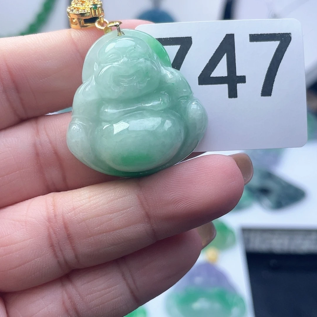 翡翠吊坠(赠链)未镶嵌