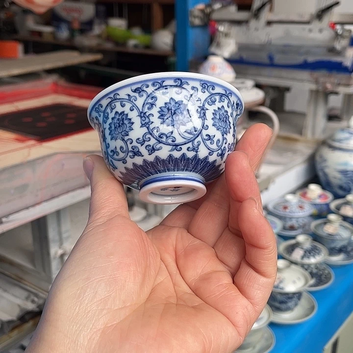 青花釉下彩杯子哈