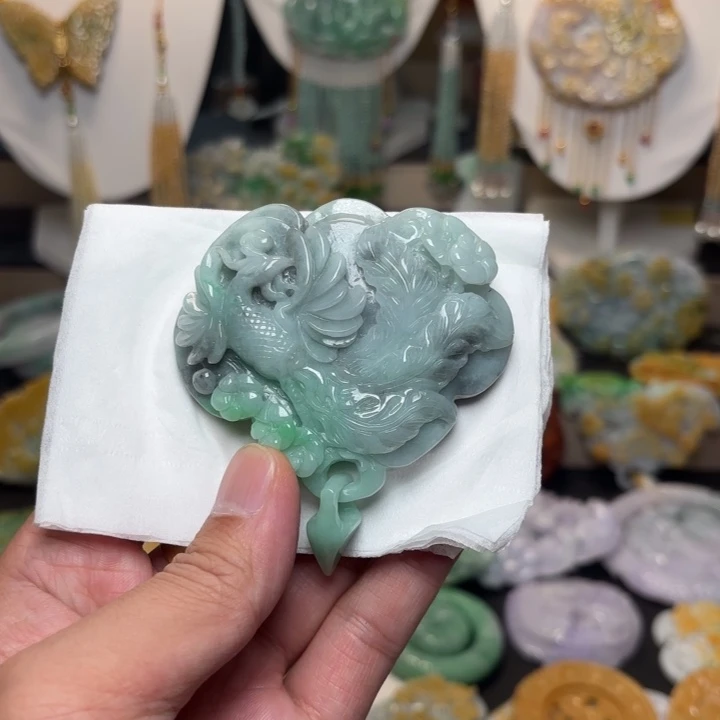 翡翠未镶嵌颈饰吊坠