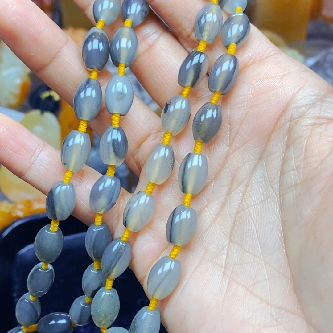 石英质玉（黄龙玉）未镶嵌颈饰