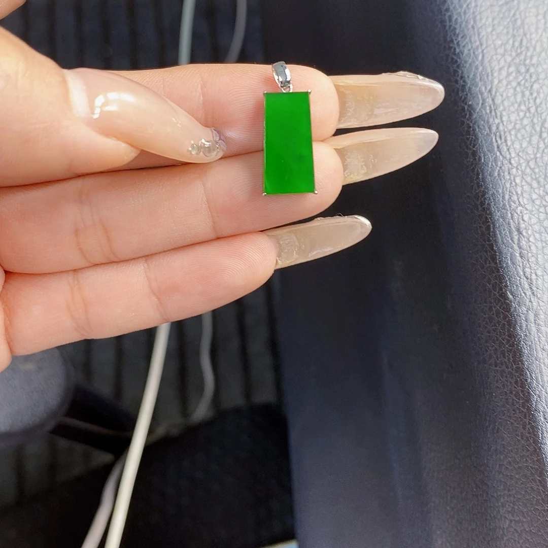 颈饰18K金镶嵌翡翠翡翠