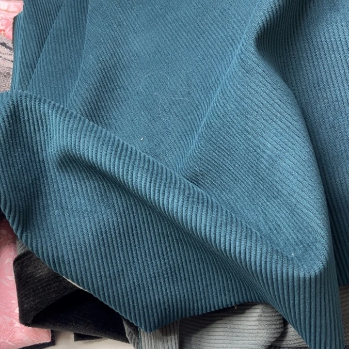 混纺孔雀蓝灯芯绒1.5米。