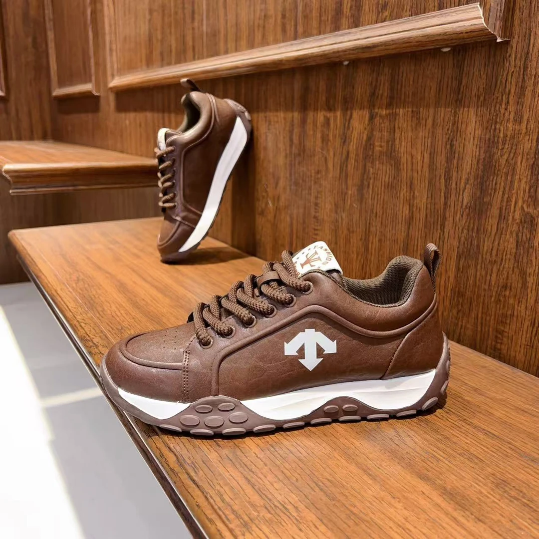 男鞋2025冬季新款皮面轻便阿甘休闲鞋男时尚百搭厚底透气小白鞋男