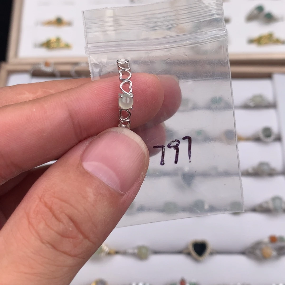 翡翠未镶嵌戒指797