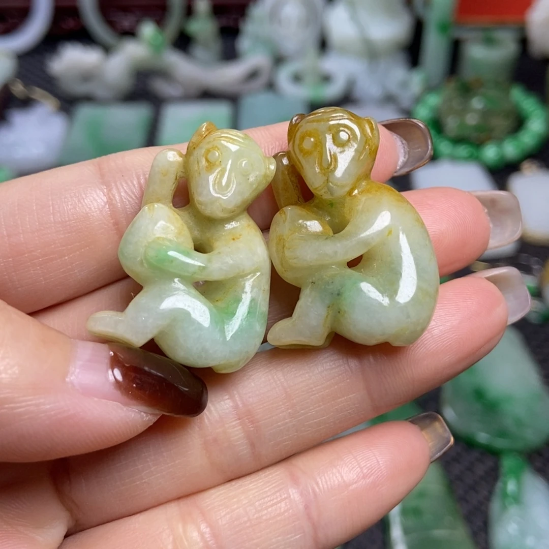 翡翠未镶嵌挂件清