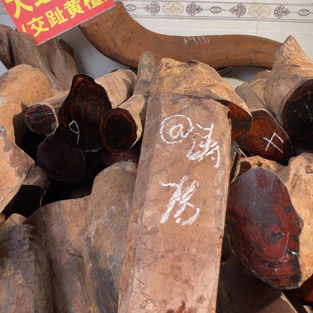 @***涛木大红酸枝原料摆件