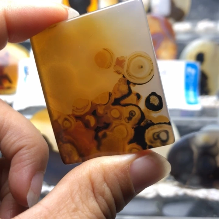 合金玛瑙/玉髓珠宝奇石81