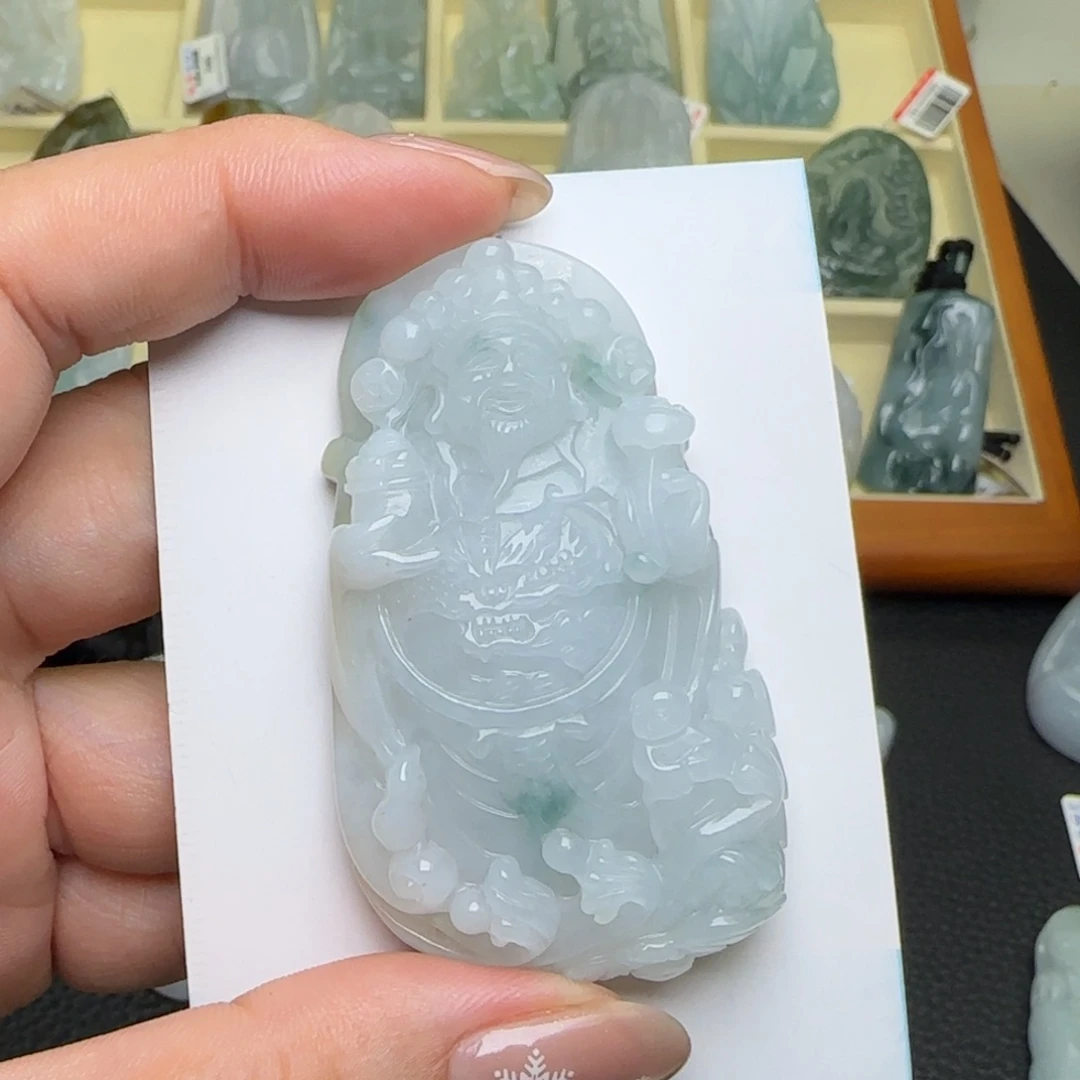 翡翠未镶嵌颈饰