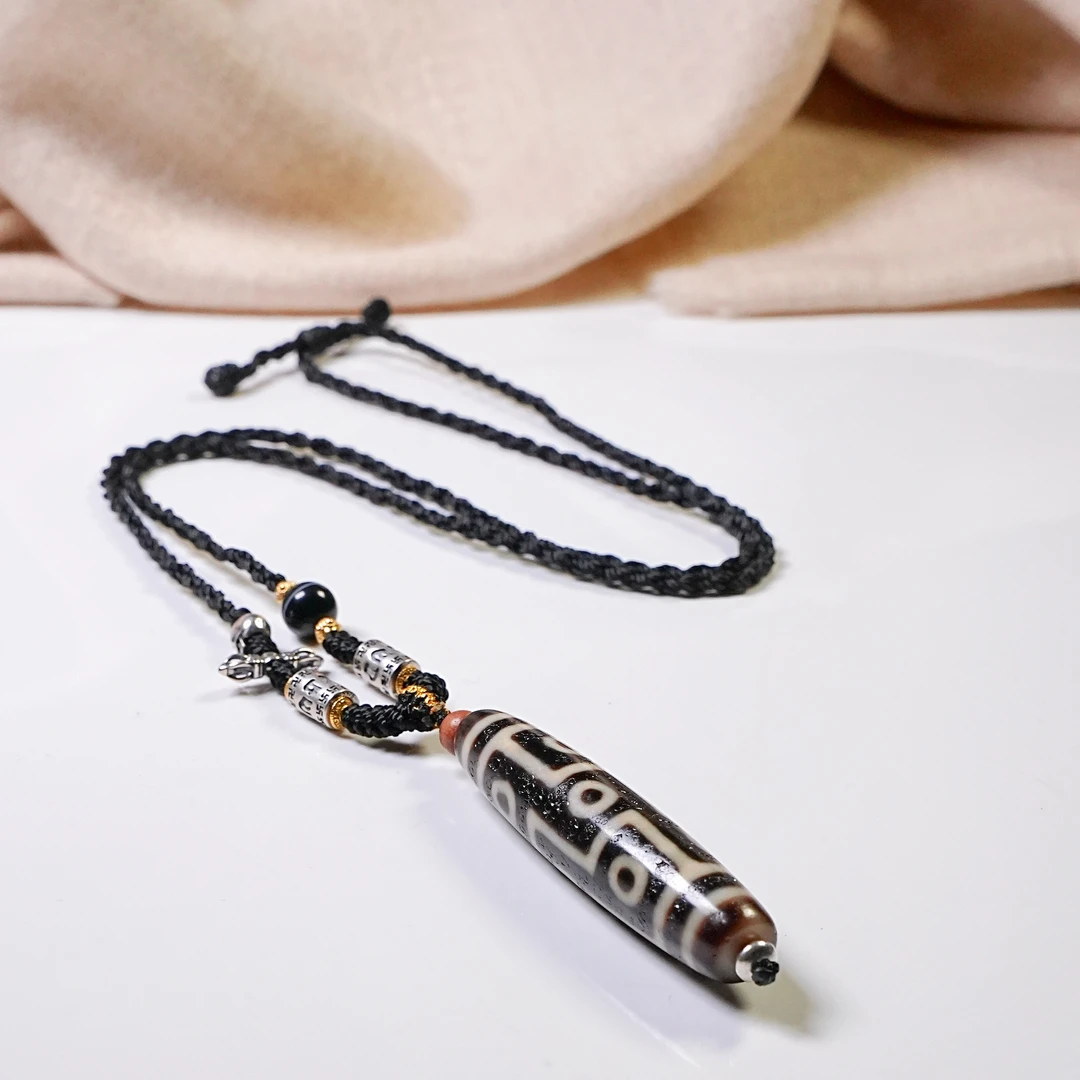 岚宫措| 牙黄九眼项链（多样性发货）L440