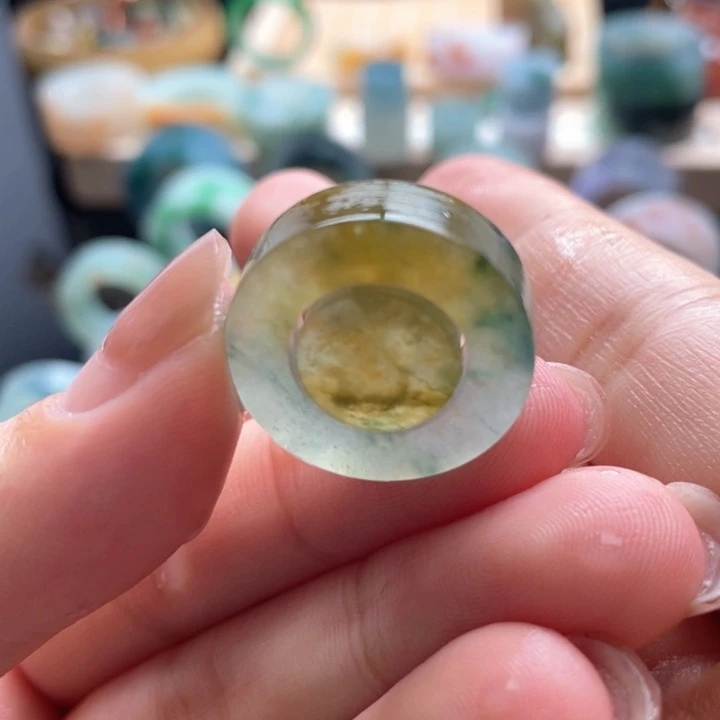 定制翡翠未镶嵌戒指