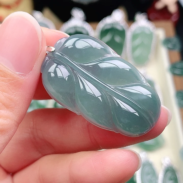 颈饰未镶嵌翡翠吊坠