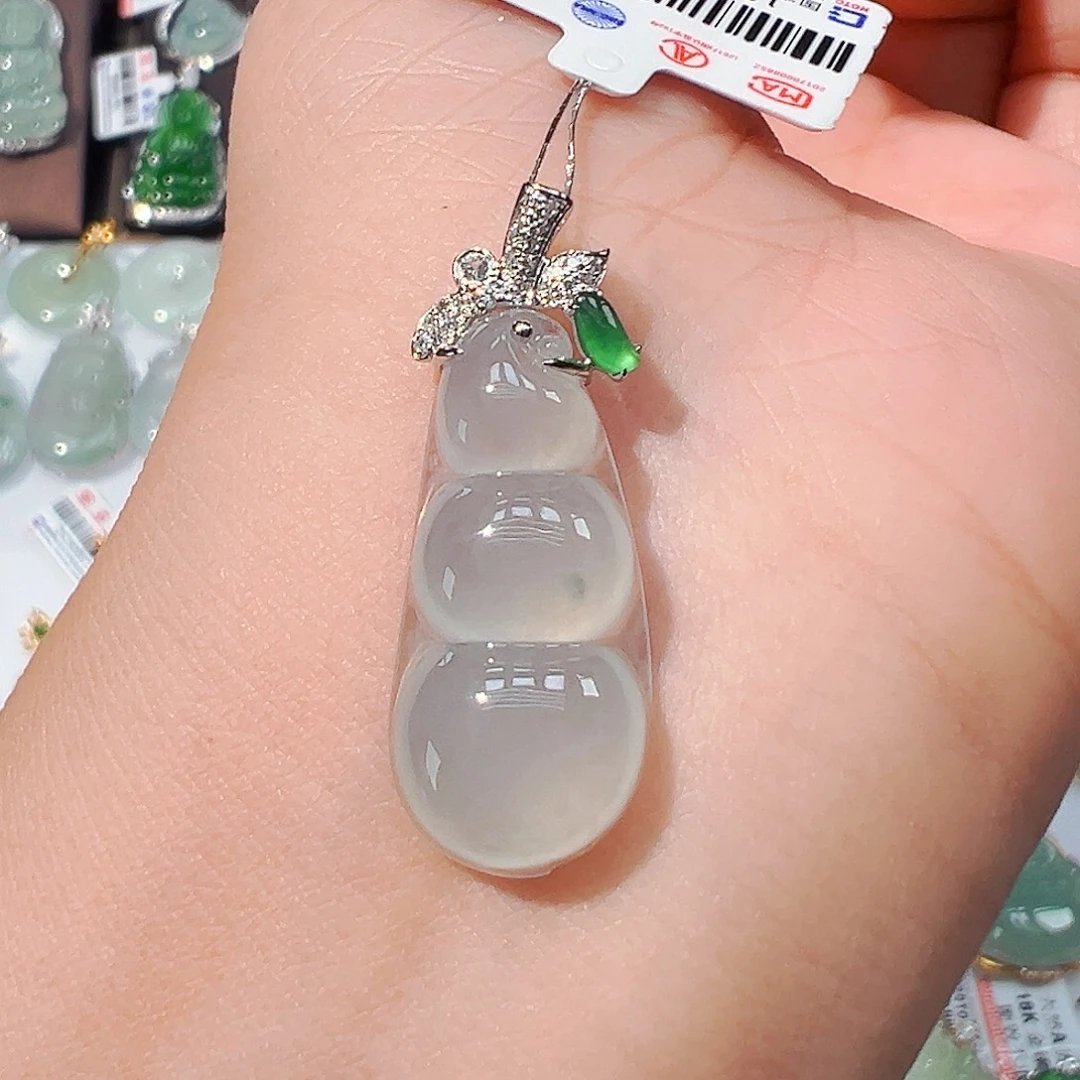 吊坠(不含链)18K金镶嵌翡翠福豆
