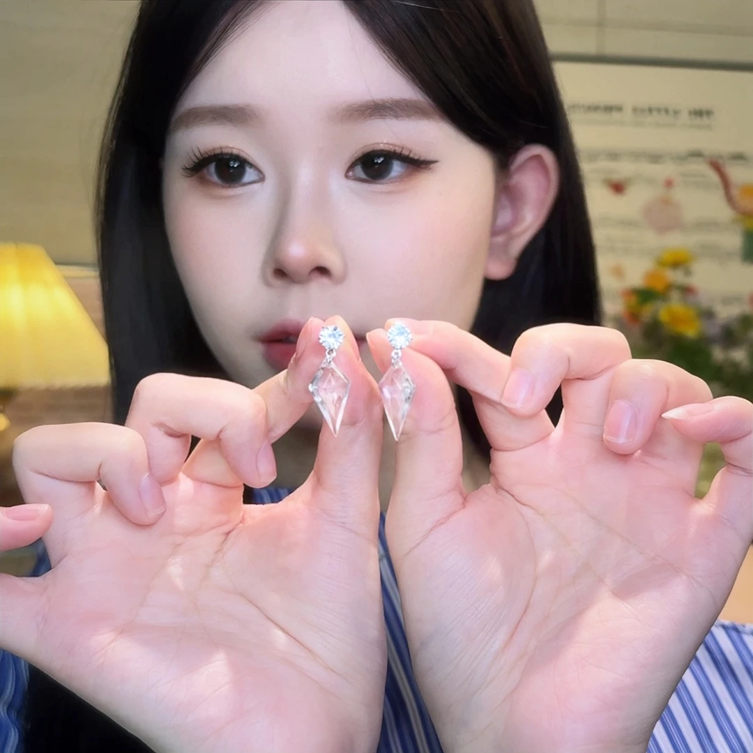 合金耳饰 冷淡风几何锥形饰闪钻吊坠耳钉清冷感简约高级百搭耳饰