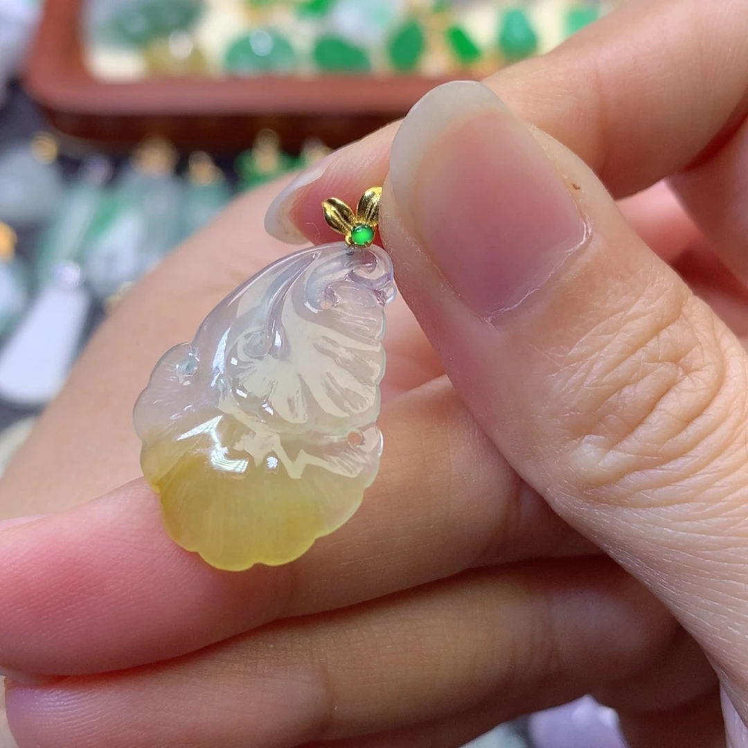 【闪购商品】吊坠(赠链)18K金镶嵌翡翠