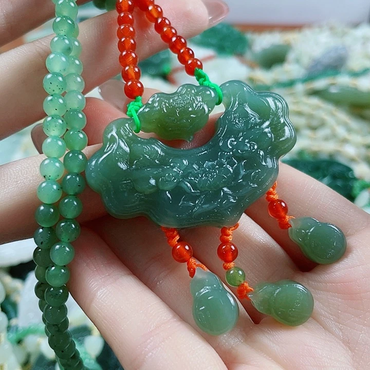 颈饰未镶嵌和田玉