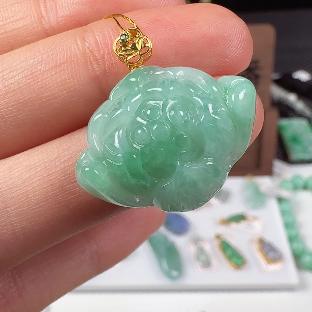 翡翠18K金镶嵌颈饰