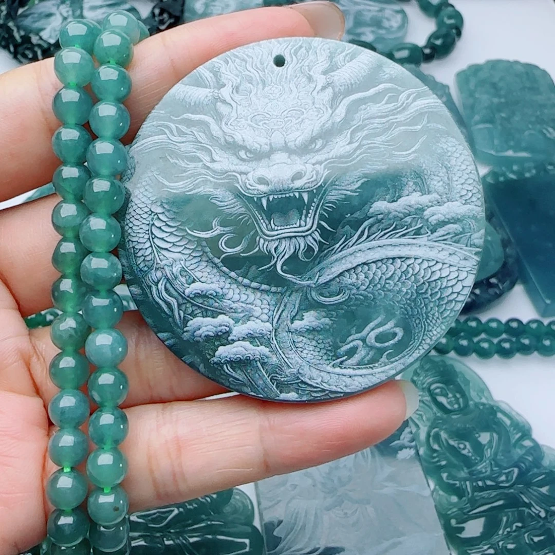 翡翠未镶嵌颈饰多样性发货天然的A货翡翠