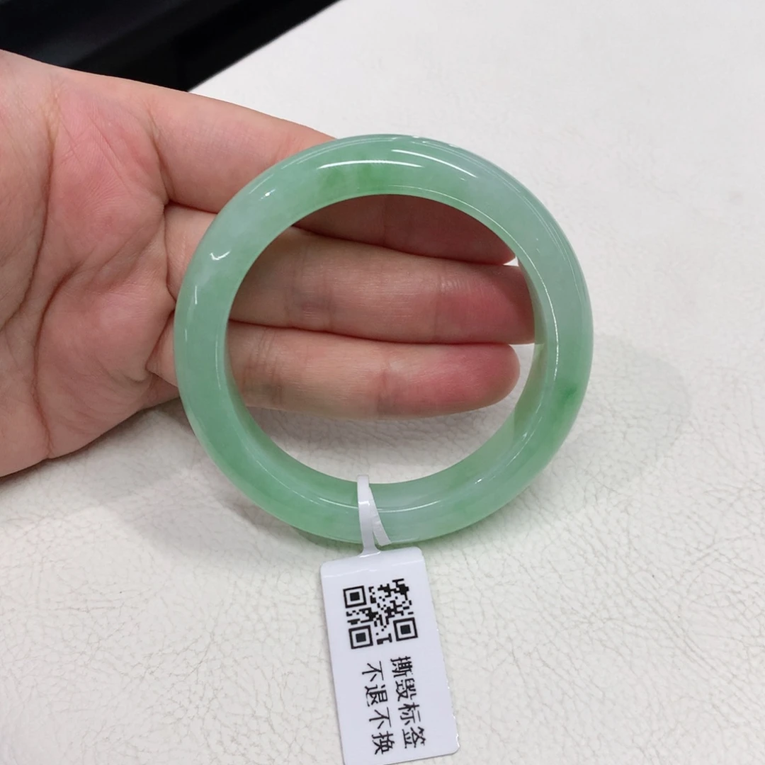 未镶嵌手镯翡翠52.6圈口满绿正圈
