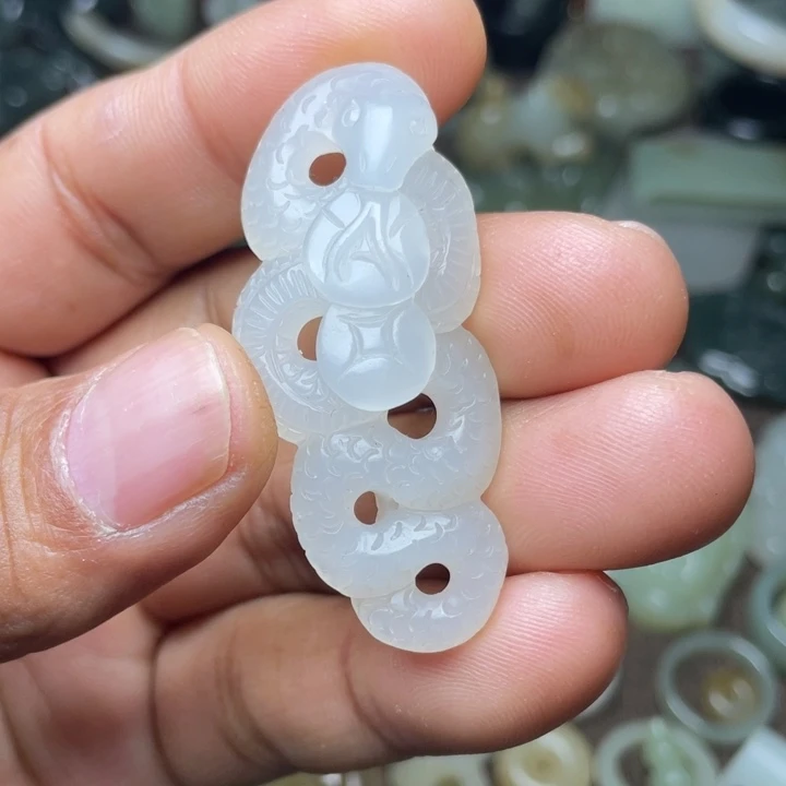 和田玉颈饰未镶嵌