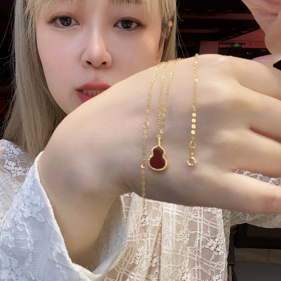 玛瑙/玉髓18K金镶嵌颈饰葫芦k黄