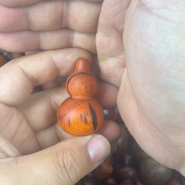 微凹黄檀（南美大红酸枝）