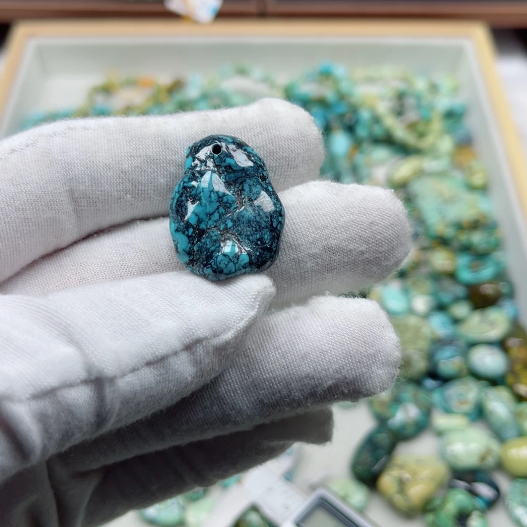 绿松石未镶嵌挂件