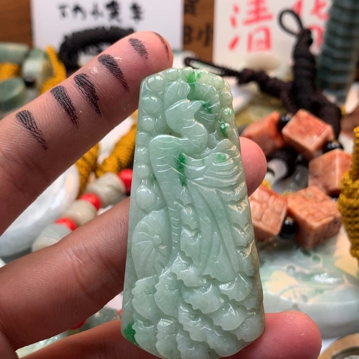 翡翠未镶嵌颈饰保真天然a货翡翠