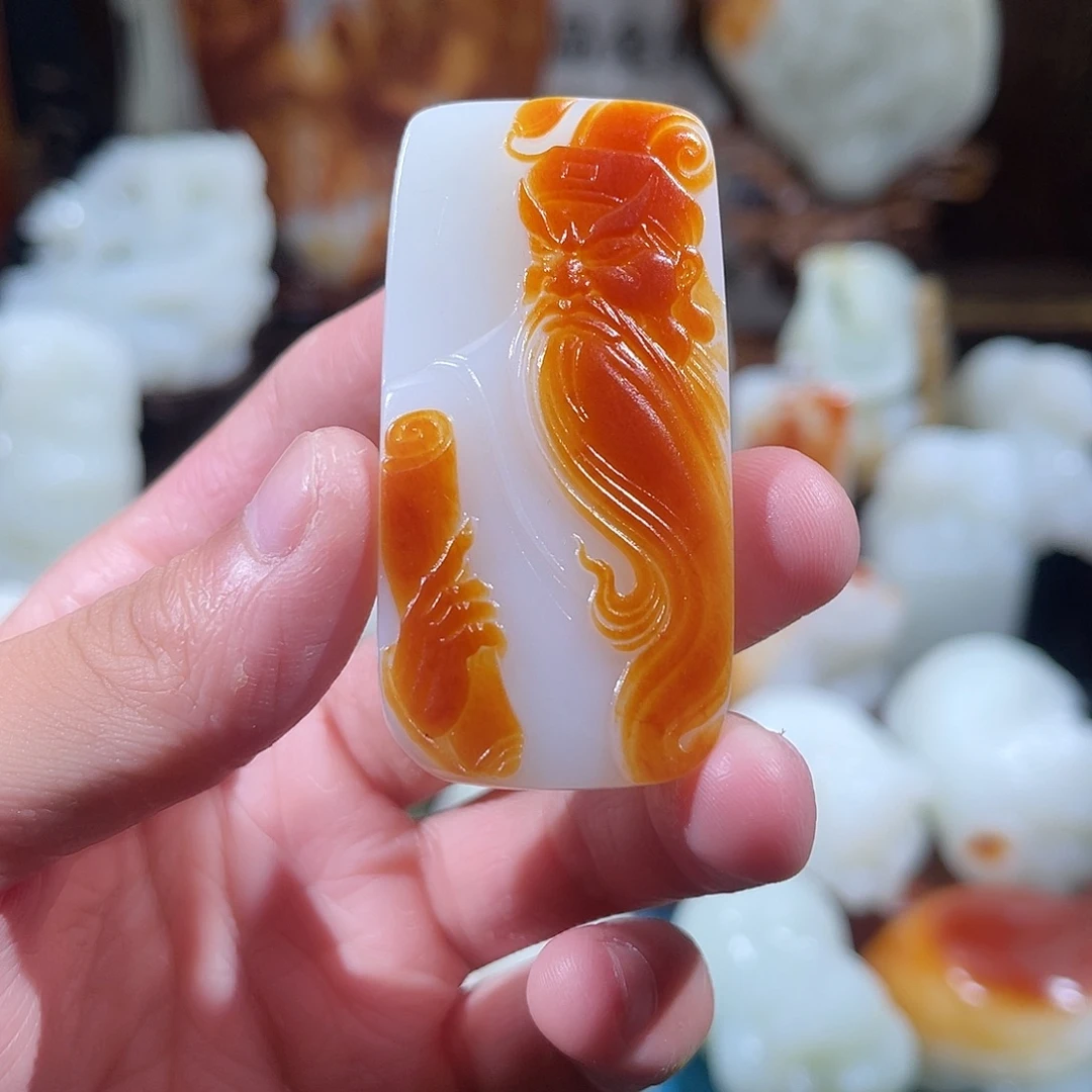 颈饰未镶嵌和田玉（糖玉）