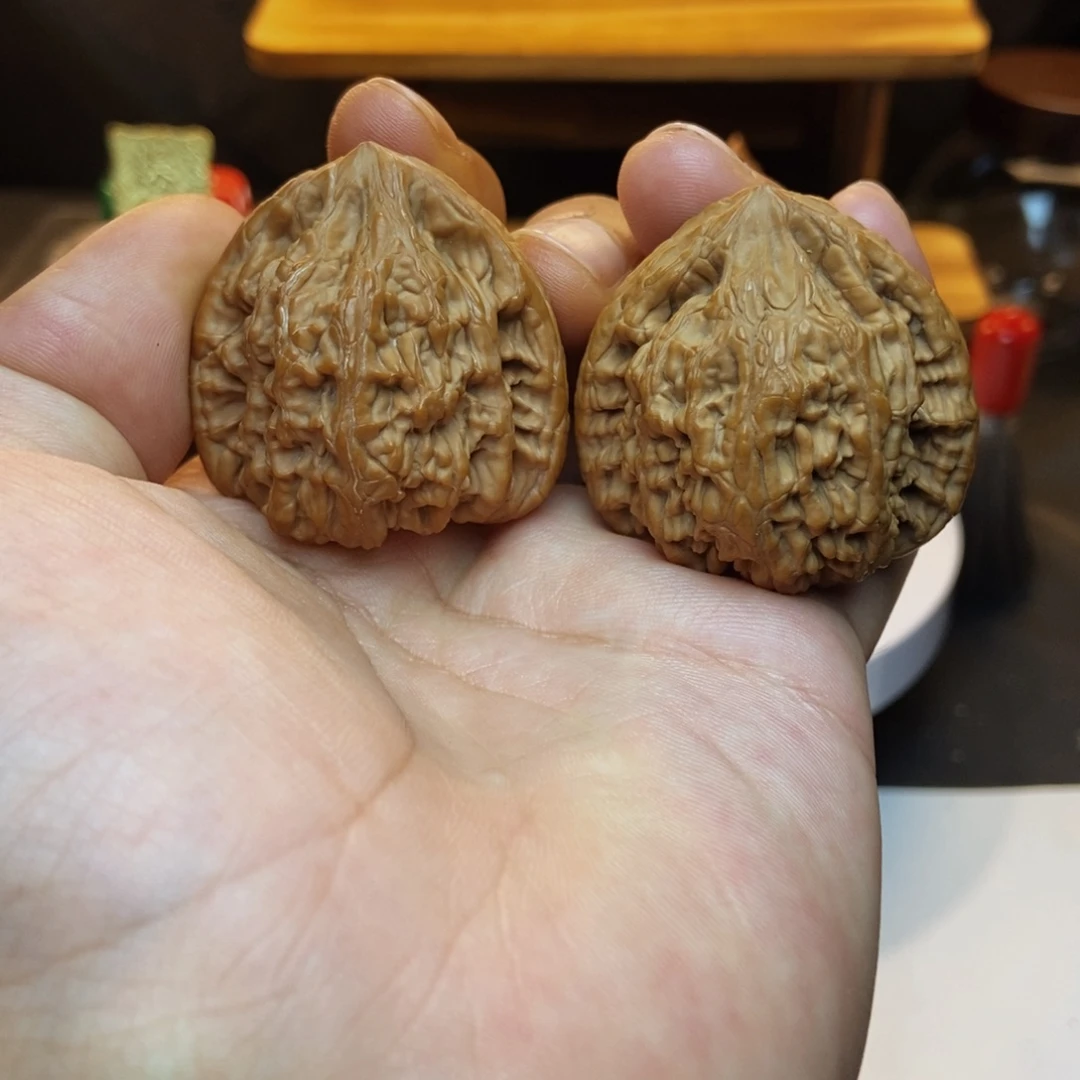 文玩核桃吊坠虎头王40